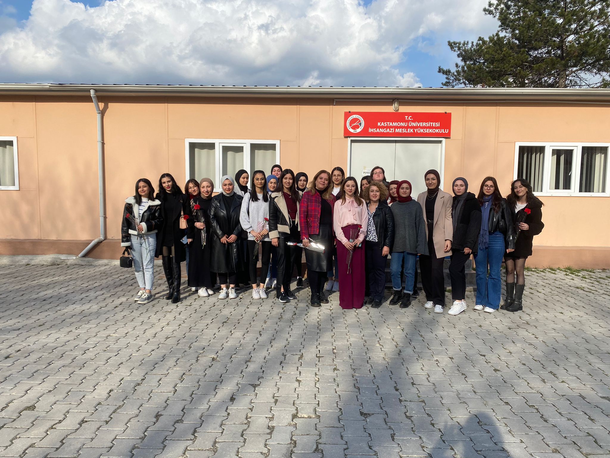 Meslek Yüksekokulumuzda "Kadın Hakları" Konulu Konferans Verildi
