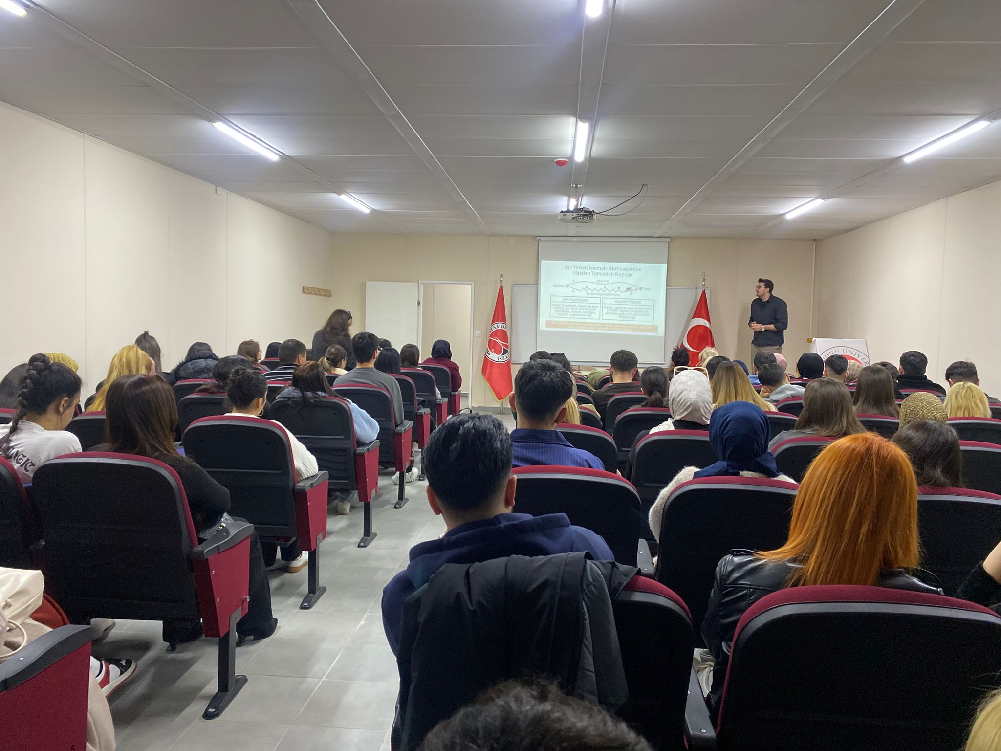 Meslek Yüksekokulumuzda “Bağımlılıkla Mücadele” Konulu Konferans Düzenlendi