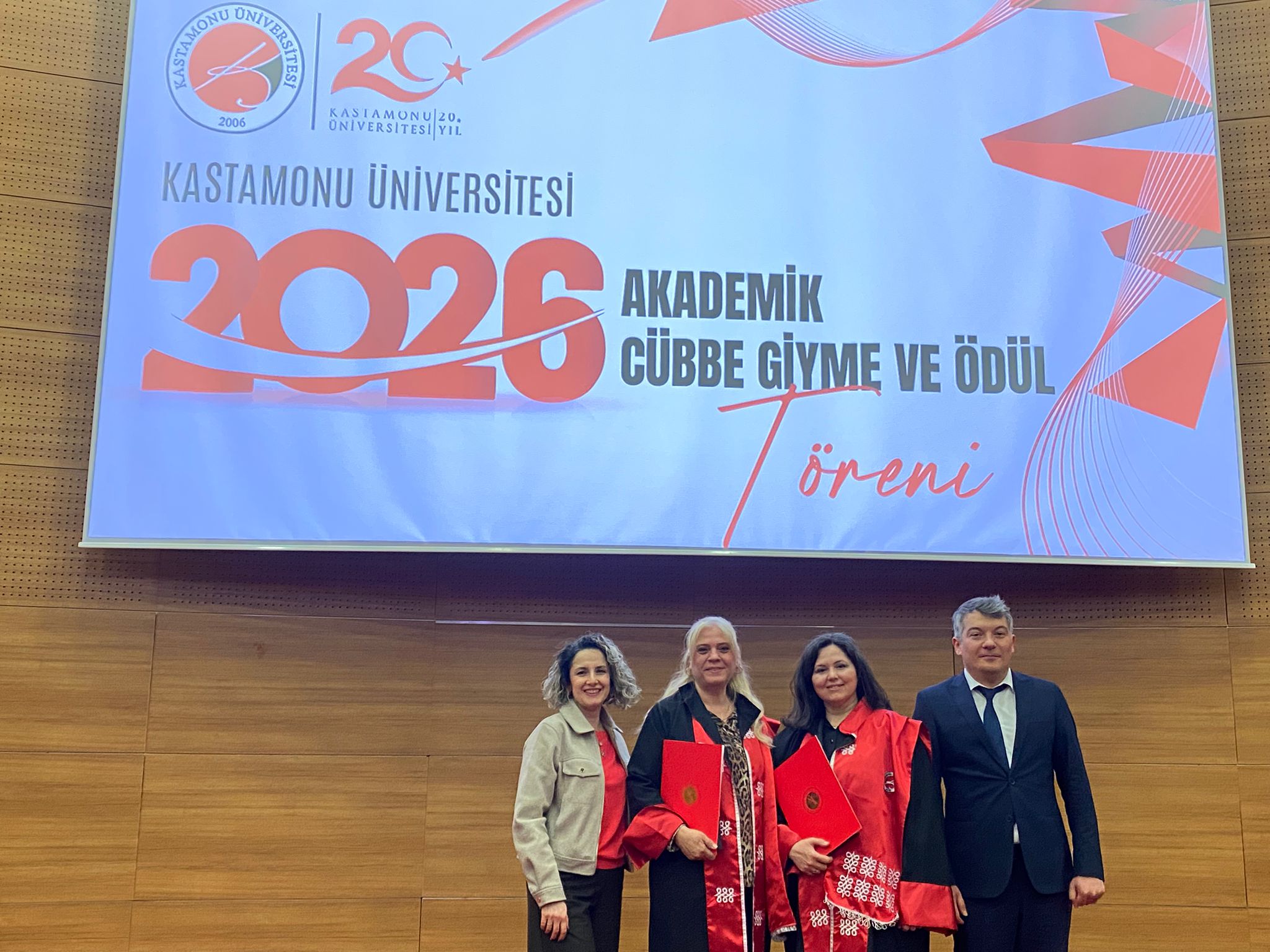 Üniversitemiz 20. Kuruluş Yıl Dönümü Akademik Ödül Töreninden Ödüllerle Döndük