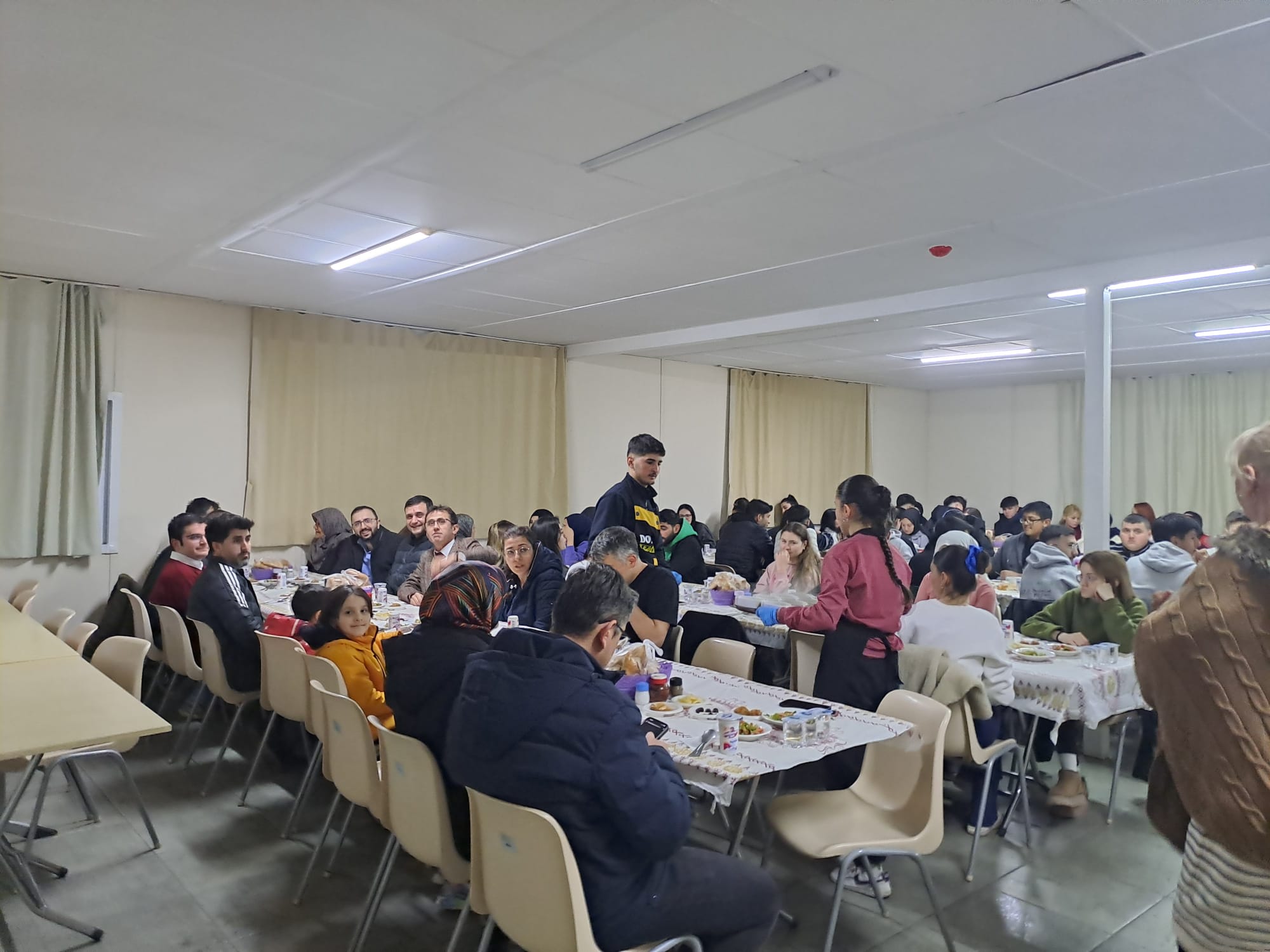 Meslek Yüksekokulumuz Öğrencilerine Yönelik İftar Yemeği Programları Düzenleniyor